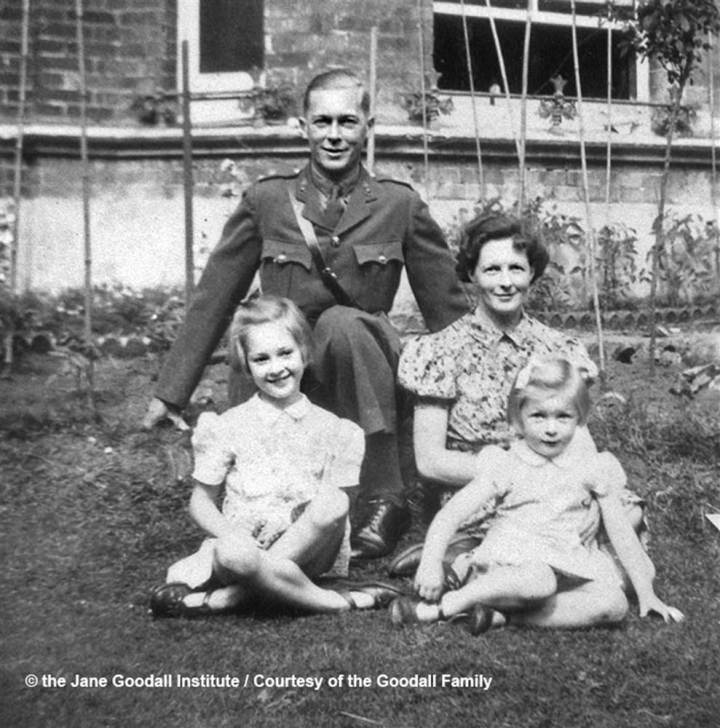 140402-goodall-family-1244_72b0b0145343da40a757abf7d8895bd0.nbcnews-ux-2880-1000